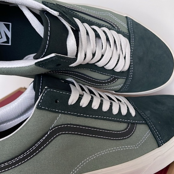 Vans Men’s Old Skool
Earth Tones Green Gables
VN0007NT2LN
Sneakers - Picture 14 of 16